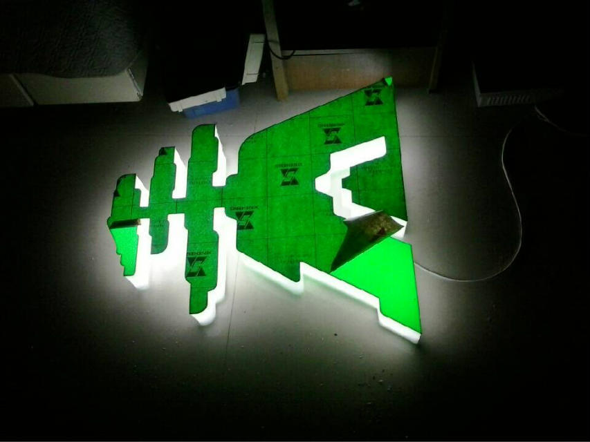 57f2a54ffc95b86cdc07e82ad0b18bea.jpg 通體 發(fā)光字.jpg